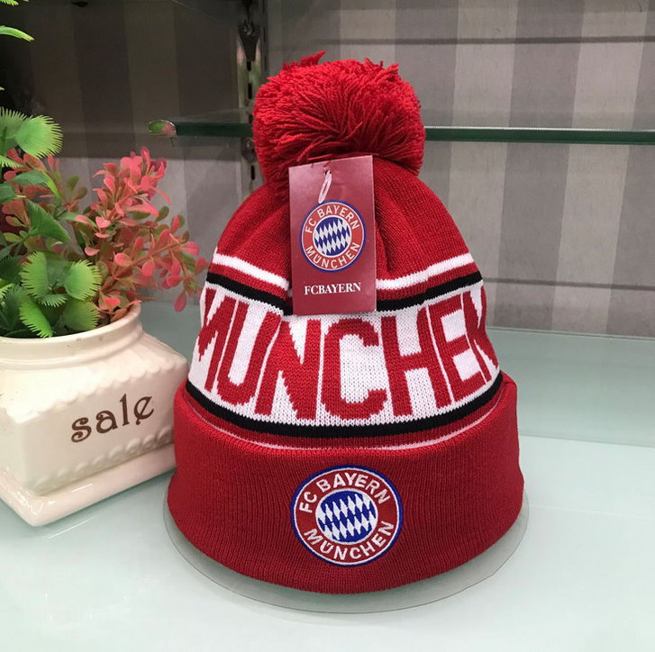 FC Bayern Mnchen FCB Mtze Beanie Winter Cap Fan Accessoire Kleidung & Accessoires